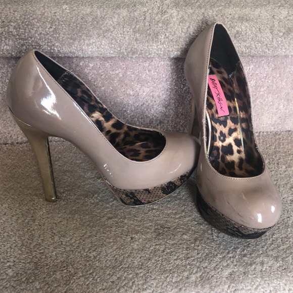Betsy Johnson shoes,size 8. - Picture 3 of 4